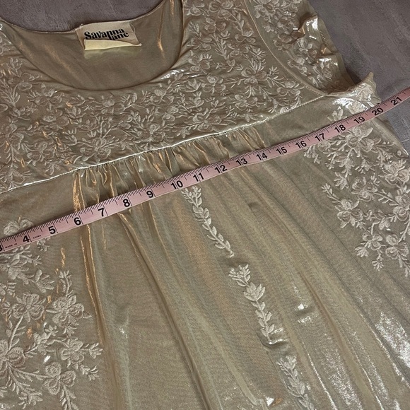 Savanna Jane- Shimmery Gold Floral Top with embroidery-size Large - Picture 9 of 12